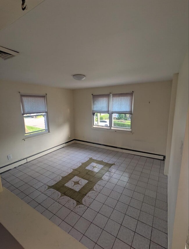Building Photo - 9 Breglia St