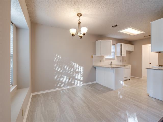 Foto del edificio - 2801 Ridge Rd N
