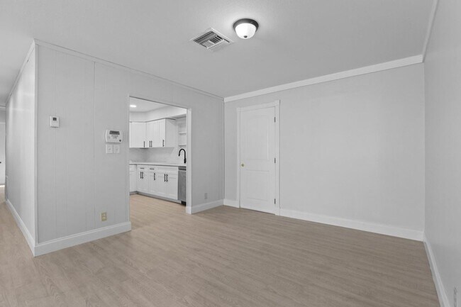 Building Photo - 319 S Congress Ave