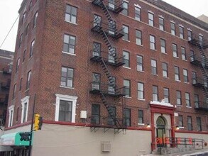 Building Photo - 570 Clinton Ave