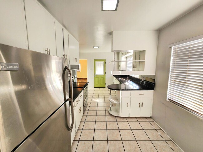 Foto del edificio - 414 Phillips Dr