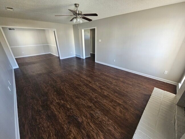 Foto del edificio - 3764 Kennings Dr