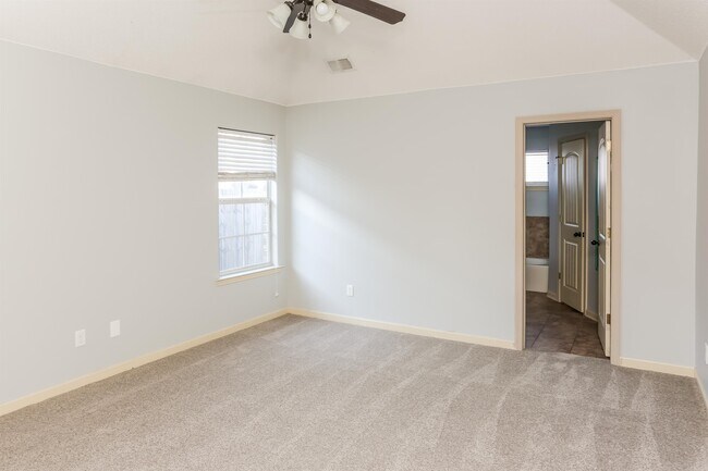 Building Photo - 8852 Campaldino Ave