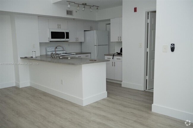 Building Photo - 2600 S University Dr