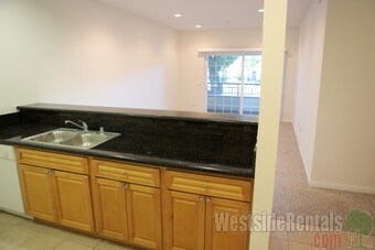 NA - 1301 N Hollywood Way