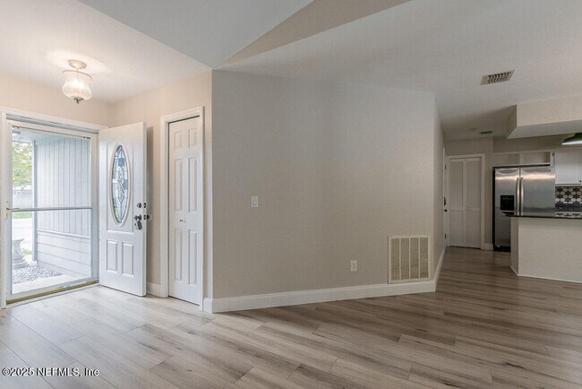 Foto del edificio - 2168 Minorcan St