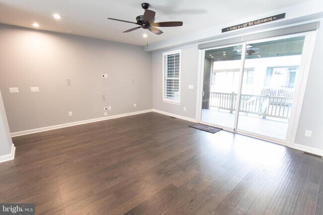 Building Photo - 22304 Seabring Terrace