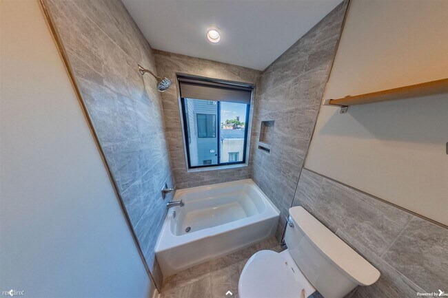 Foto del edificio - 2 br, 1 bath 4plex - 3834 BARING ST Unit 302