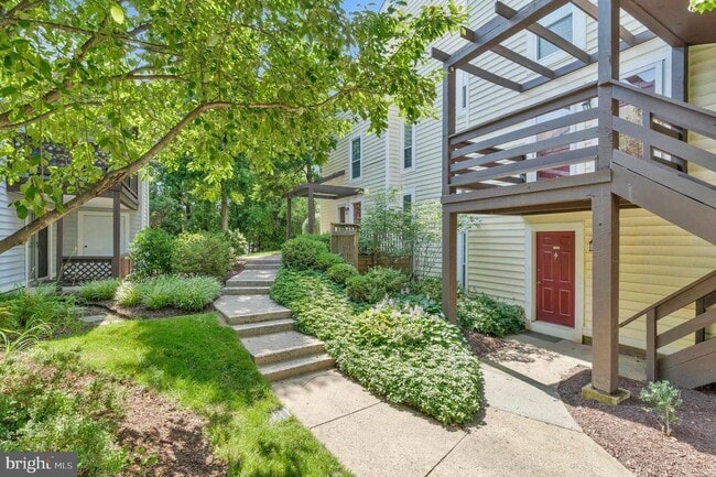 Building Photo - 10070 Oakton Terrace Rd