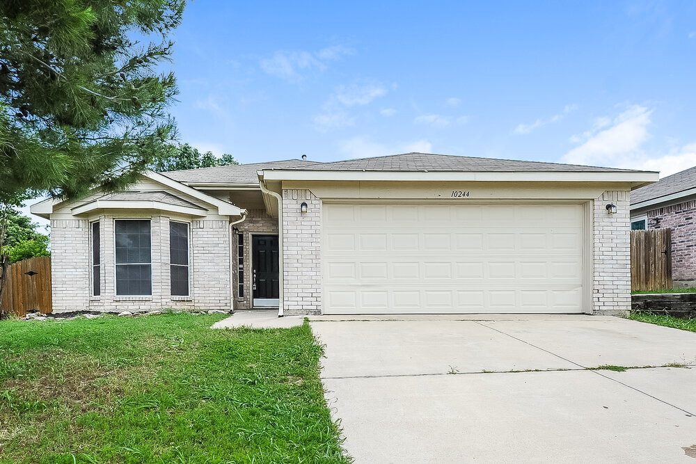 Foto principal - 10244 Cypress Hills Dr
