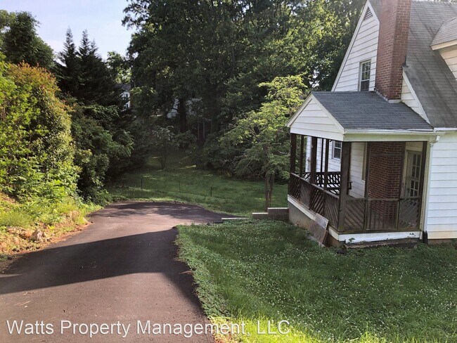 Building Photo - 4 br, 2 bath House - 1019 Perrymont Avenue