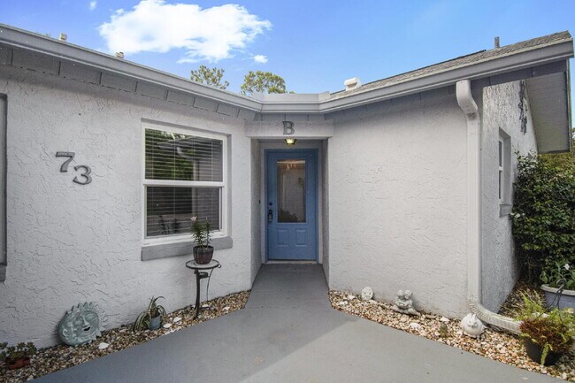 Building Photo - BEAUTIFULLY UPDATED