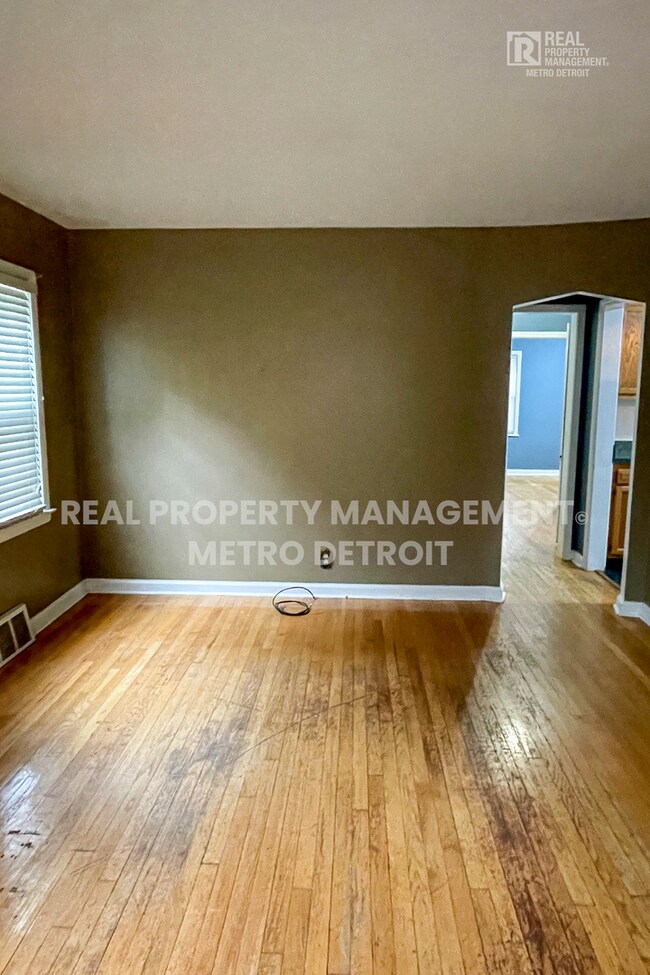 Foto del edificio - 823 E 2nd St