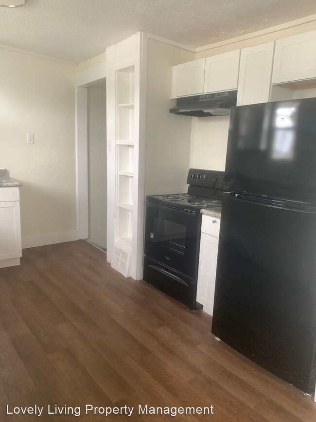 Building Photo - 3 br, 2 bath House - 1325 Warren St.