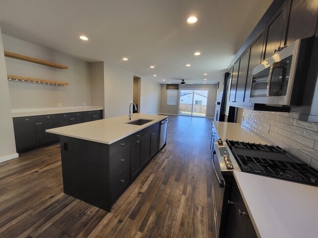 Building Photo - 1513 Zephyr Way