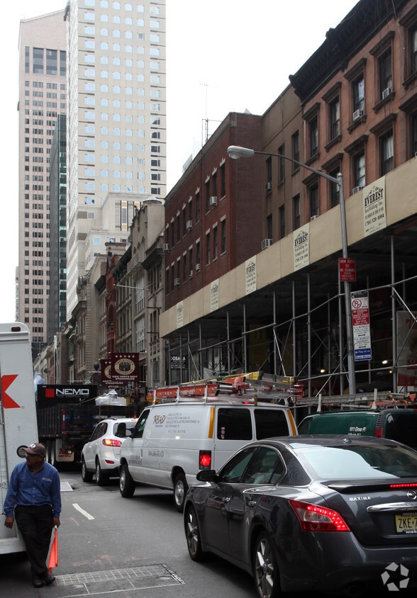 Building Photo - 48-52 W 56th St