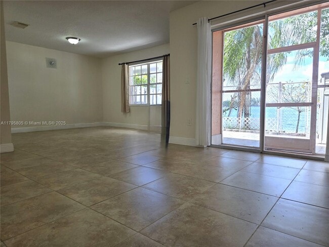 Foto del edificio - 12423 NW 7th Ln