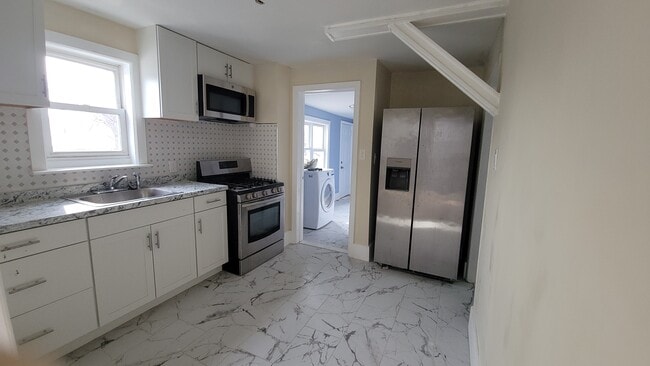 Kitchen - 222 Snyder St