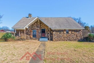 Building Photo - 5164 Brushwood Dr