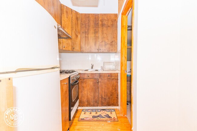 Building Photo - 209 Wilson Ave