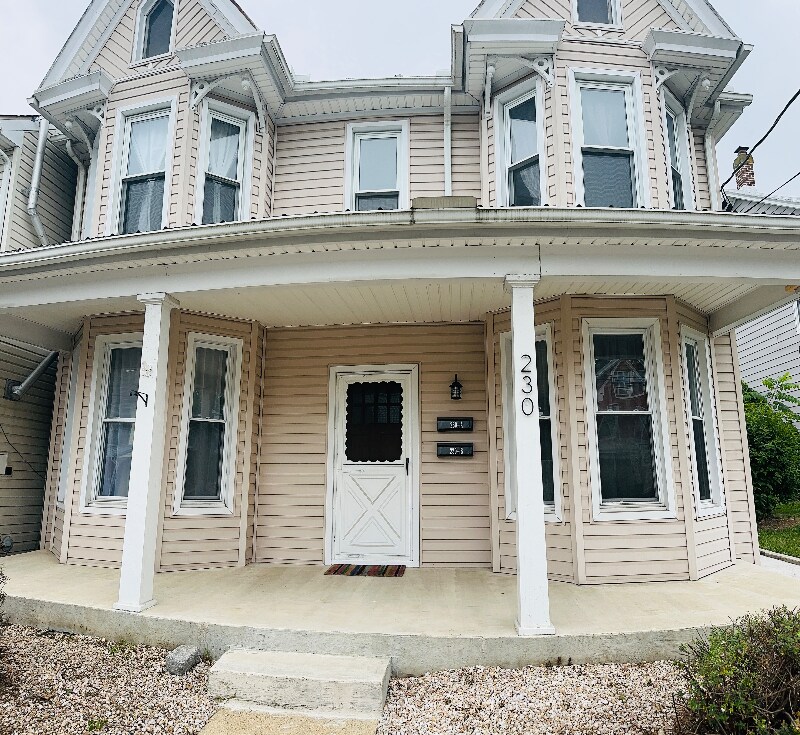 230 E Orange St Unit A, Shippensburg, PA 17257 Room for Rent in