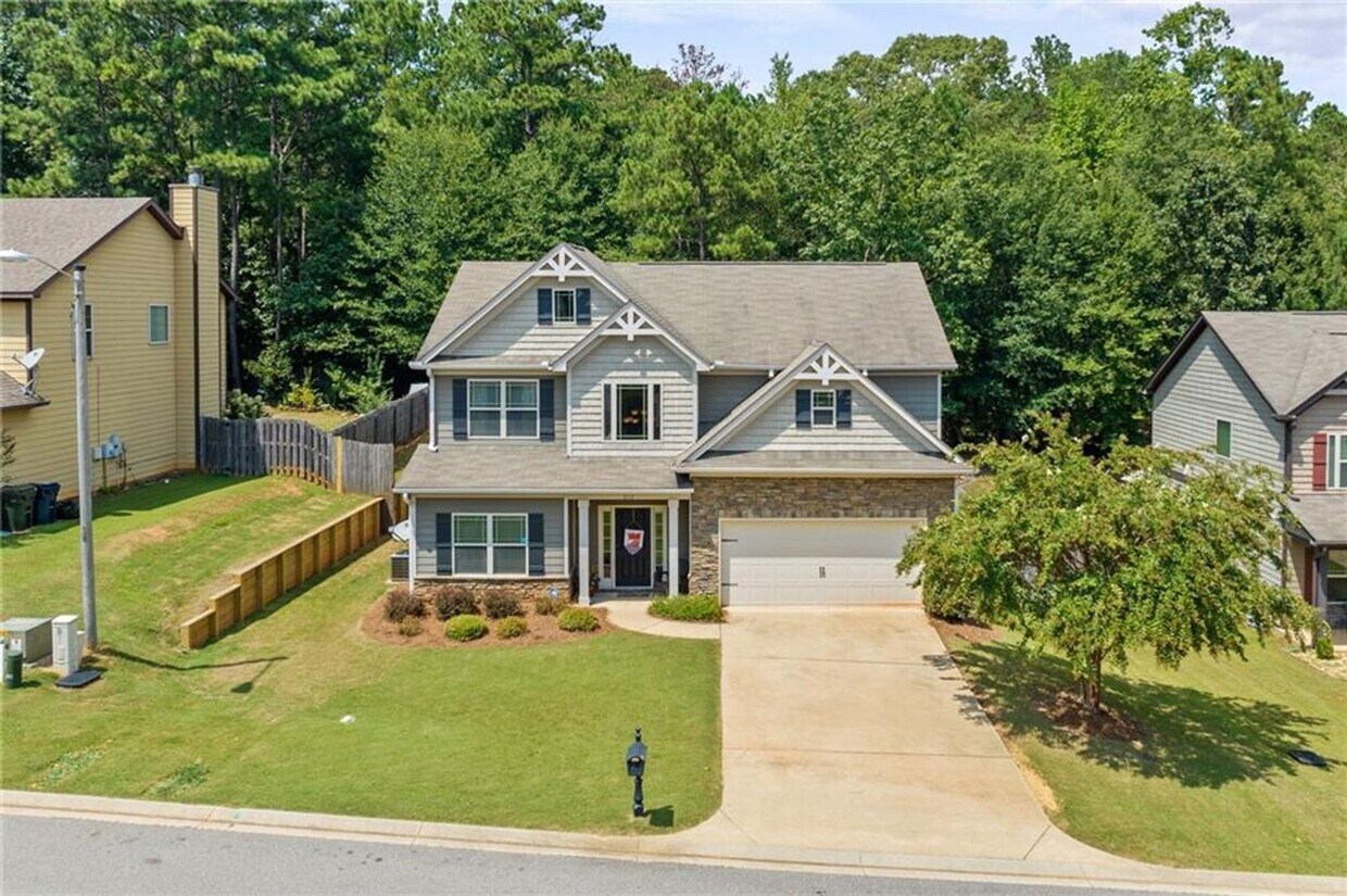 Foto principal - Single Family in Donahue Ridge