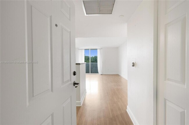 Foto del edificio - 3000 Coral Wy