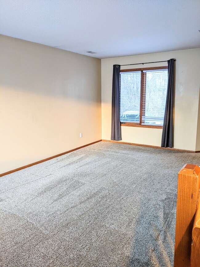 Foto del edificio - 1523 Fieldstone Dr