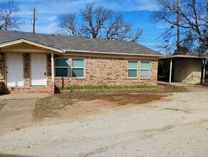Building Photo - 857-859 Meadowlark Cir