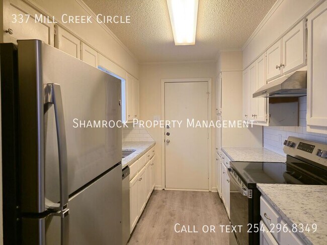 Foto del edificio - 3/2 Duplex in Midway ISD!