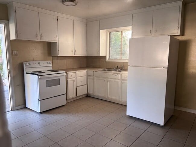 Photo - 3831 Meadow Ln House