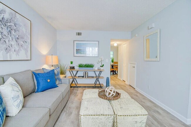 ¡Espacio para estirarse y relajarse! - Mulberry Place Apartments