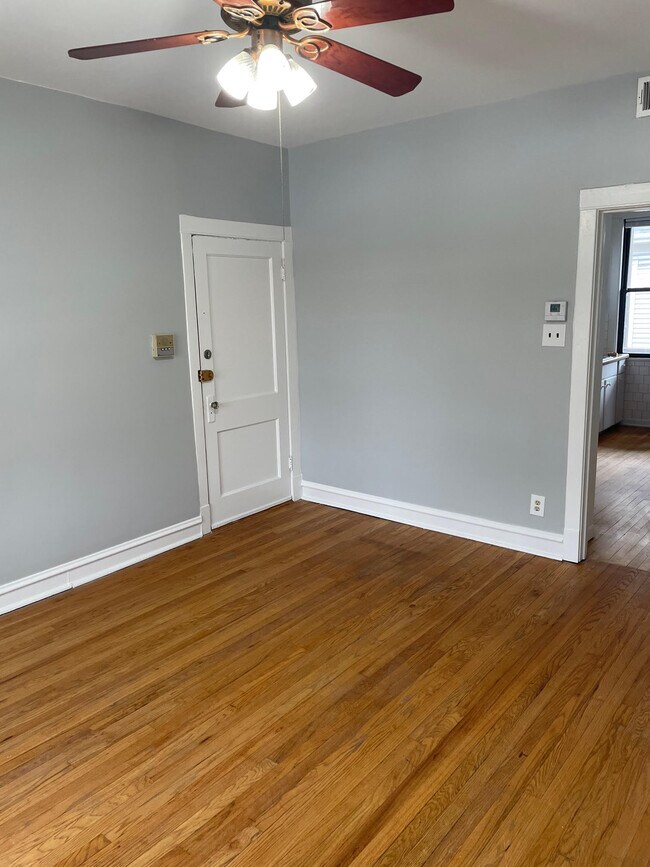 Living Room - 3745 W Grace St