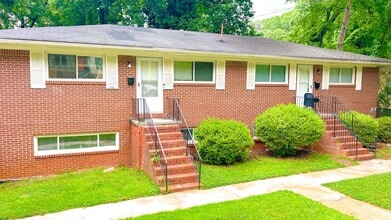 Building Photo - 2744 Miles Cir