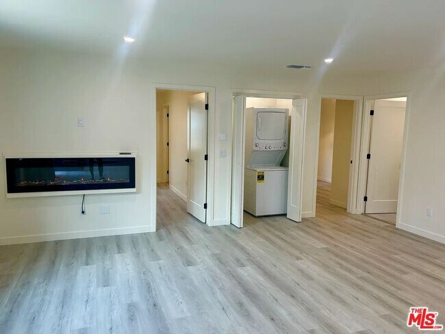 Foto del edificio - 14509 Greenleaf St