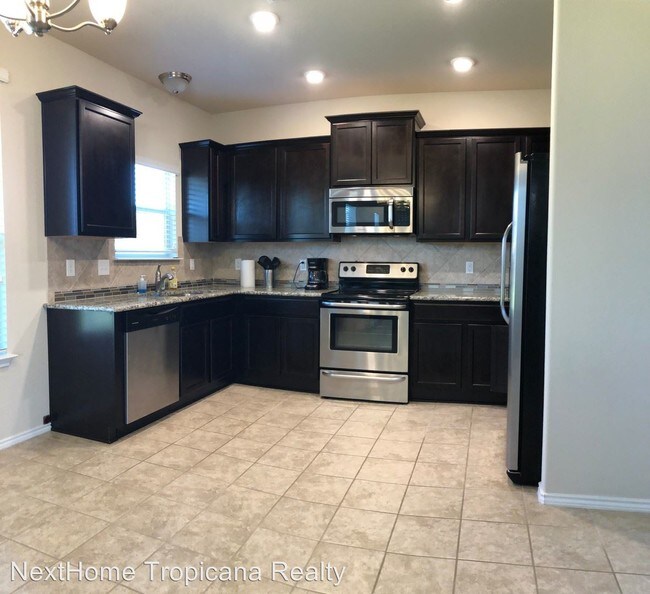 Building Photo - 3 br, 2.5 bath House - 6811 George Cove