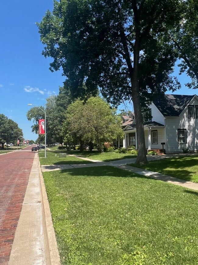 Foto del edificio - 3 Bed Spacious Home near downtown Pella!