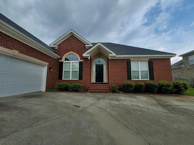 Building Photo - Updated and Clean 4 Bedroom Columbia Count...