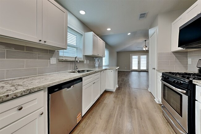 Building Photo - 28826 Stapleford St