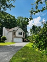 Building Photo - 2258 St Albans Pl
