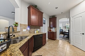 Building Photo - 2310 Shannon Ct