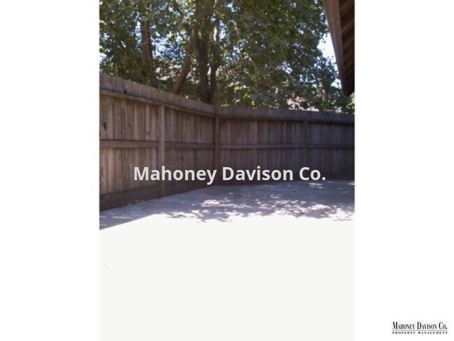 Building Photo - 1505 Parkway Dr