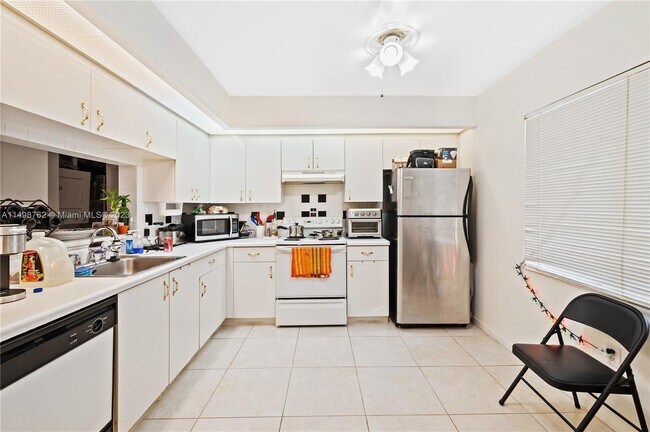 Foto del edificio - 12651 SW 16th Ct