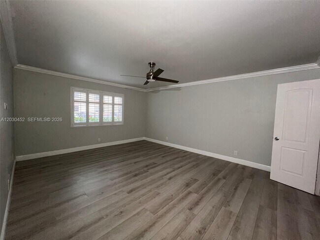 Foto del edificio - 136 NE 19th Ct