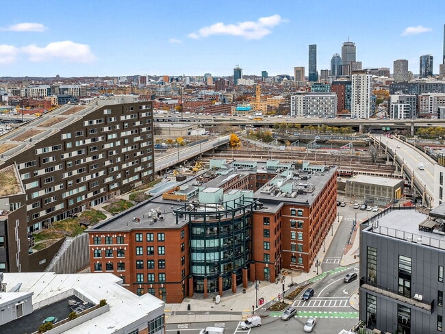 Exterior - 9 W Broadway