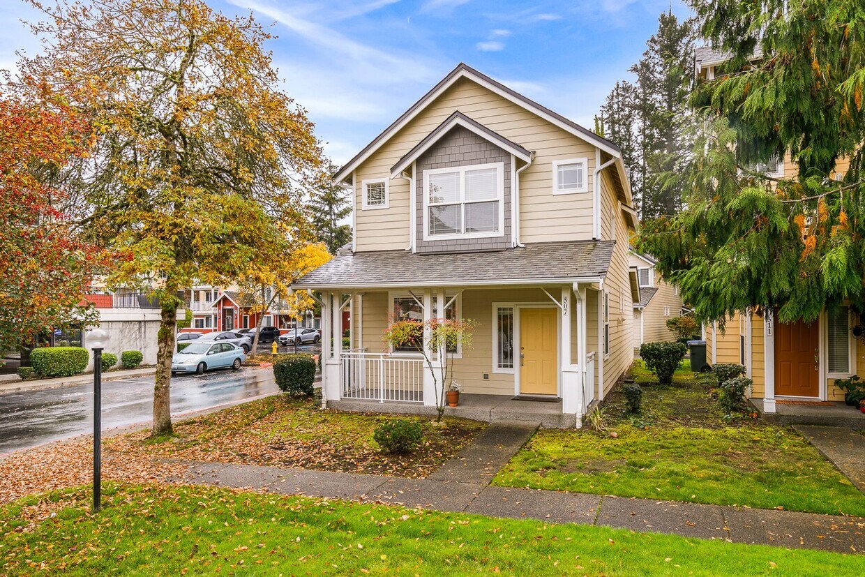 Primary Photo - Beautiful Saxony Detached Townhome