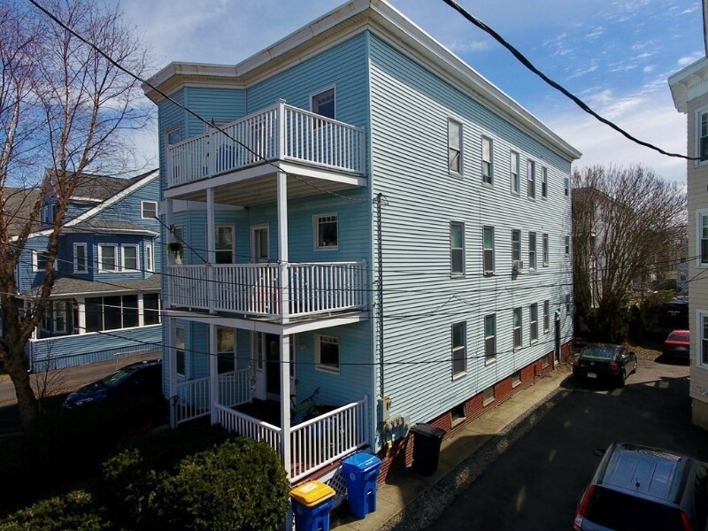 25 Seafoam Ave Unit 2, Winthrop, MA 02152 Room for Rent in Winthrop