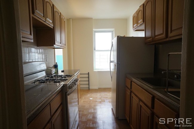 Building Photo - 310 94th St