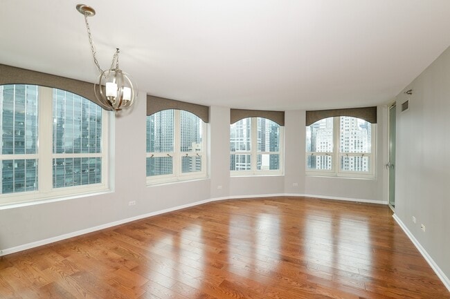 Foto del edificio - 345 N LaSalle St