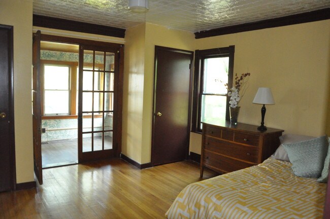 Dormitorio1 vista 1 - 707 N Aurora St